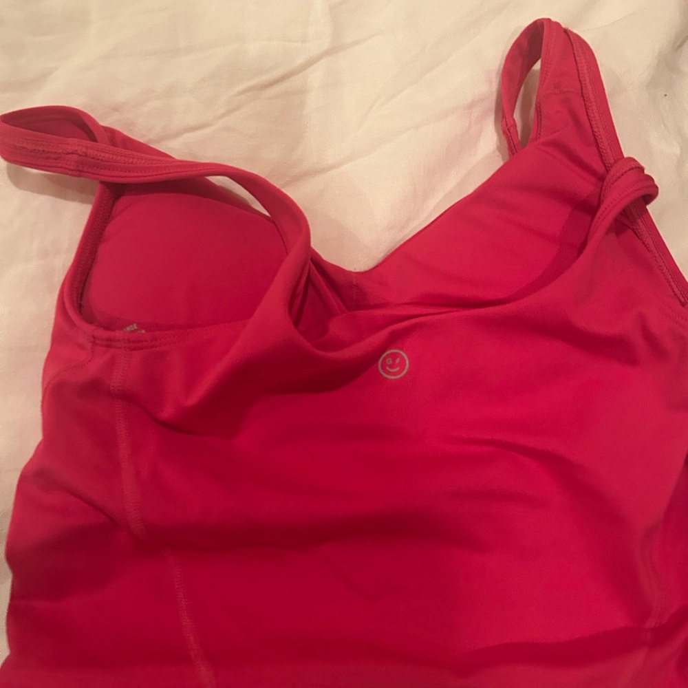 Assorted tank tops - Picture 3 of 4
